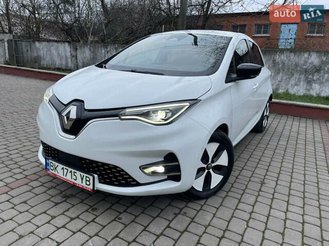 Белый Рено Зое, объемом двигателя 0 л и пробегом 31 тыс. км за 13999 $, фото 10 на Automoto.ua