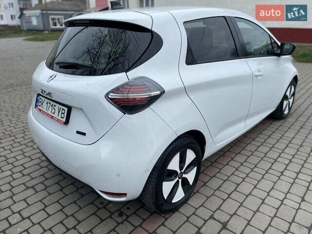 Белый Рено Зое, объемом двигателя 0 л и пробегом 31 тыс. км за 13999 $, фото 7 на Automoto.ua