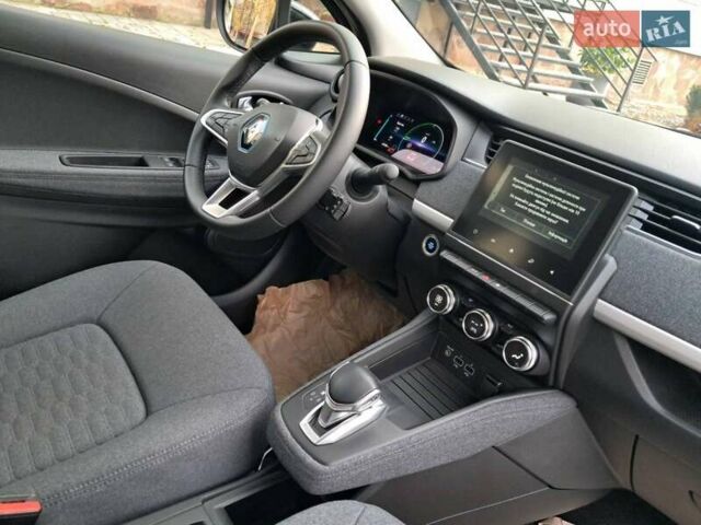 Білий Рено Зое, об'ємом двигуна 0 л та пробігом 12 тис. км за 14800 $, фото 136 на Automoto.ua