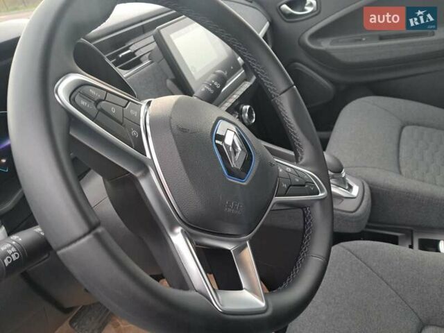 Білий Рено Зое, об'ємом двигуна 0 л та пробігом 12 тис. км за 14800 $, фото 73 на Automoto.ua