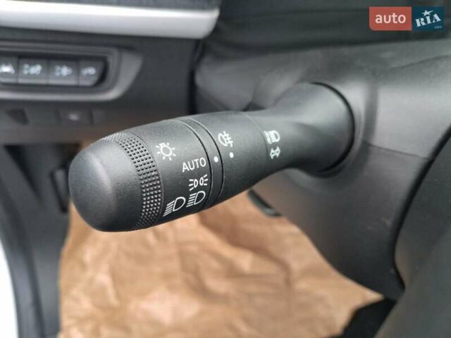 Білий Рено Зое, об'ємом двигуна 0 л та пробігом 12 тис. км за 14800 $, фото 75 на Automoto.ua