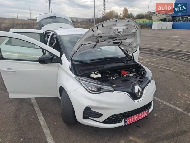 Білий Рено Зое, об'ємом двигуна 0 л та пробігом 12 тис. км за 14800 $, фото 108 на Automoto.ua
