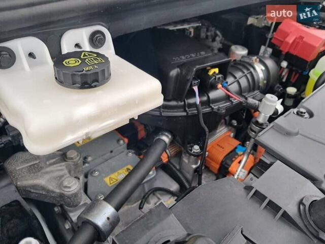 Білий Рено Зое, об'ємом двигуна 0 л та пробігом 12 тис. км за 14800 $, фото 100 на Automoto.ua