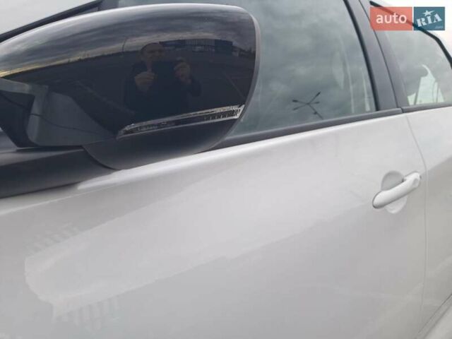 Білий Рено Зое, об'ємом двигуна 0 л та пробігом 12 тис. км за 14800 $, фото 15 на Automoto.ua