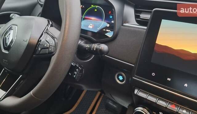 Белый Рено Зое, объемом двигателя 0 л и пробегом 54 тыс. км за 13900 $, фото 86 на Automoto.ua