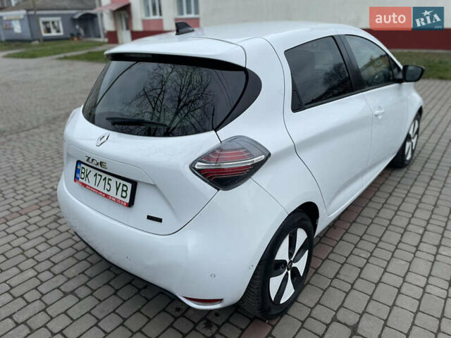 Белый Рено Зое, объемом двигателя 0 л и пробегом 31 тыс. км за 13999 $, фото 9 на Automoto.ua