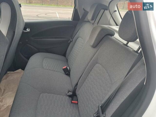 Білий Рено Зое, об'ємом двигуна 0 л та пробігом 12 тис. км за 14800 $, фото 50 на Automoto.ua