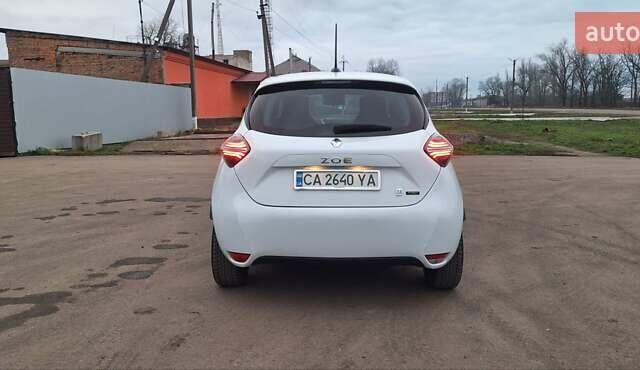 Белый Рено Зое, объемом двигателя 0 л и пробегом 54 тыс. км за 13900 $, фото 6 на Automoto.ua