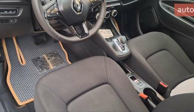 Белый Рено Зое, объемом двигателя 0 л и пробегом 54 тыс. км за 13900 $, фото 68 на Automoto.ua