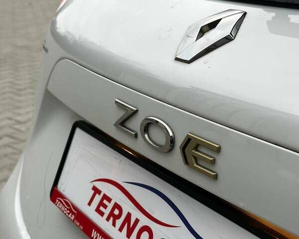 Белый Рено Зое, объемом двигателя 0 л и пробегом 29 тыс. км за 12158 $, фото 10 на Automoto.ua