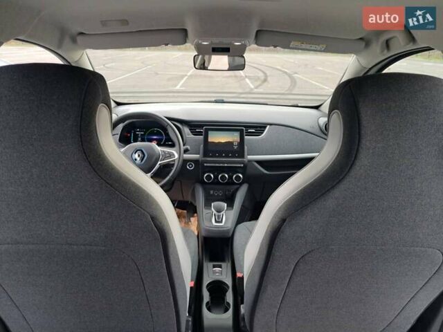 Білий Рено Зое, об'ємом двигуна 0 л та пробігом 12 тис. км за 14800 $, фото 47 на Automoto.ua