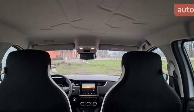 Белый Рено Зое, объемом двигателя 0 л и пробегом 54 тыс. км за 13900 $, фото 67 на Automoto.ua