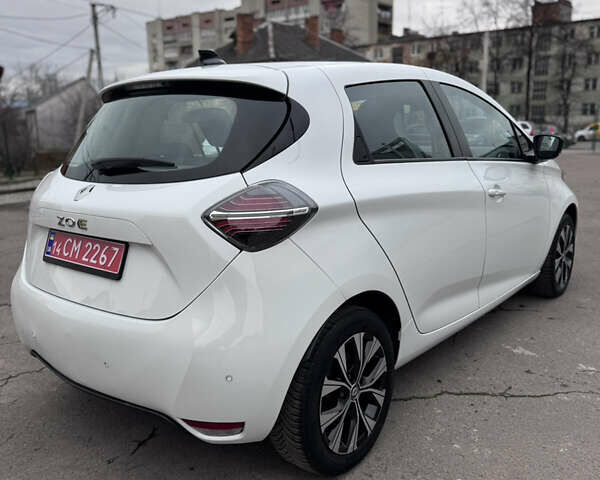 Белый Рено Зое, объемом двигателя 0 л и пробегом 71 тыс. км за 12700 $, фото 3 на Automoto.ua
