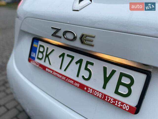 Белый Рено Зое, объемом двигателя 0 л и пробегом 31 тыс. км за 13999 $, фото 16 на Automoto.ua