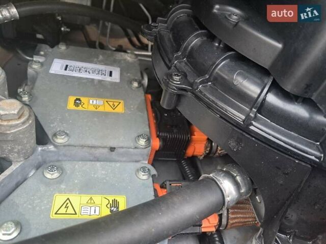 Білий Рено Зое, об'ємом двигуна 0 л та пробігом 12 тис. км за 14800 $, фото 106 на Automoto.ua