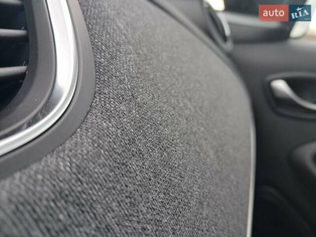 Білий Рено Зое, об'ємом двигуна 0 л та пробігом 12 тис. км за 14800 $, фото 65 на Automoto.ua