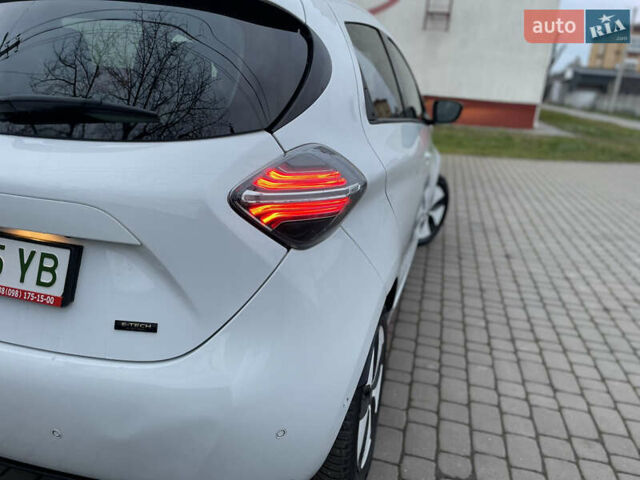 Белый Рено Зое, объемом двигателя 0 л и пробегом 31 тыс. км за 13999 $, фото 17 на Automoto.ua