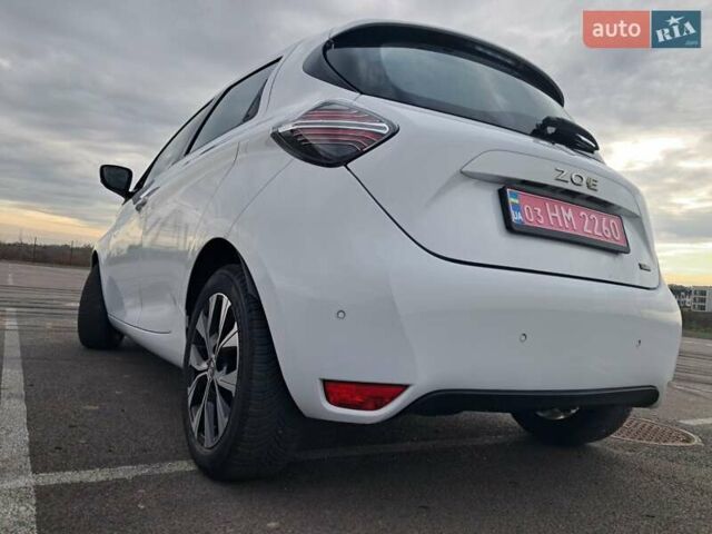 Білий Рено Зое, об'ємом двигуна 0 л та пробігом 12 тис. км за 14800 $, фото 11 на Automoto.ua