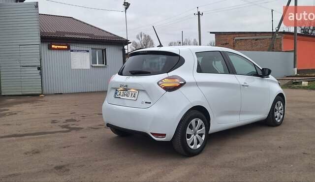 Белый Рено Зое, объемом двигателя 0 л и пробегом 54 тыс. км за 13900 $, фото 5 на Automoto.ua