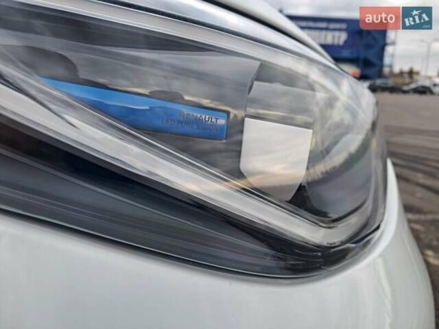 Білий Рено Зое, об'ємом двигуна 0 л та пробігом 12 тис. км за 14800 $, фото 94 на Automoto.ua
