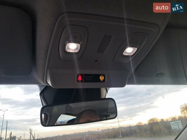 Білий Рено Зое, об'ємом двигуна 0 л та пробігом 12 тис. км за 14800 $, фото 63 на Automoto.ua