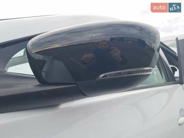 Білий Рено Зое, об'ємом двигуна 0 л та пробігом 12 тис. км за 14800 $, фото 86 на Automoto.ua