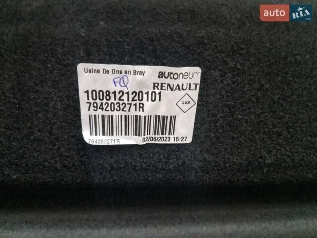 Білий Рено Зое, об'ємом двигуна 0 л та пробігом 12 тис. км за 14800 $, фото 42 на Automoto.ua