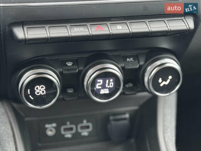 Белый Рено Зое, объемом двигателя 0 л и пробегом 71 тыс. км за 12700 $, фото 8 на Automoto.ua