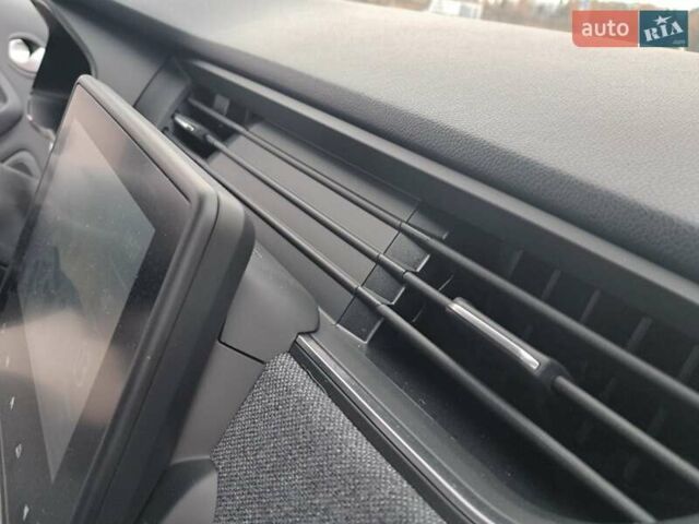 Белый Рено Зое, объемом двигателя 0 л и пробегом 15 тыс. км за 13900 $, фото 27 на Automoto.ua