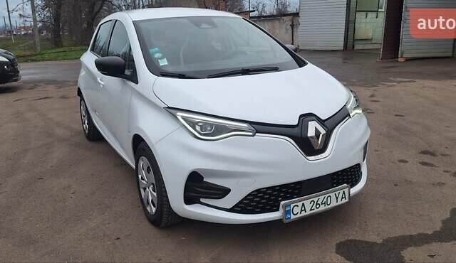 Белый Рено Зое, объемом двигателя 0 л и пробегом 54 тыс. км за 13900 $, фото 39 на Automoto.ua