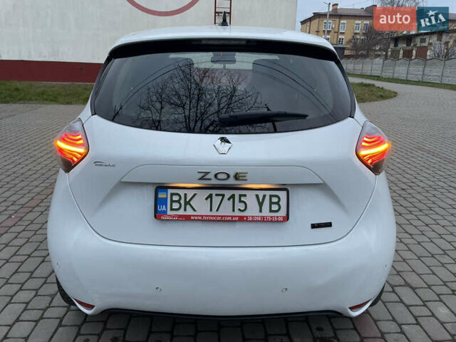 Белый Рено Зое, объемом двигателя 0 л и пробегом 31 тыс. км за 13999 $, фото 15 на Automoto.ua