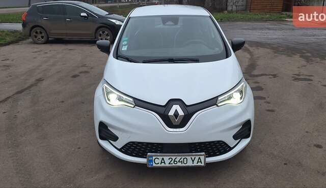 Белый Рено Зое, объемом двигателя 0 л и пробегом 54 тыс. км за 13900 $, фото 91 на Automoto.ua