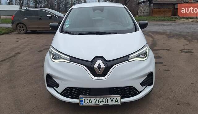 Белый Рено Зое, объемом двигателя 0 л и пробегом 54 тыс. км за 13900 $, фото 34 на Automoto.ua