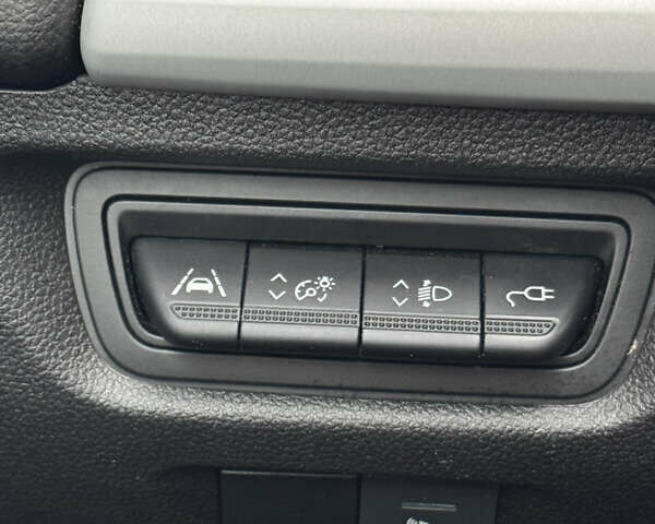 Белый Рено Зое, объемом двигателя 0 л и пробегом 71 тыс. км за 12700 $, фото 10 на Automoto.ua