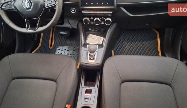 Белый Рено Зое, объемом двигателя 0 л и пробегом 54 тыс. км за 13900 $, фото 82 на Automoto.ua