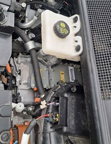 Белый Рено Зое, объемом двигателя 0 л и пробегом 54 тыс. км за 13900 $, фото 24 на Automoto.ua