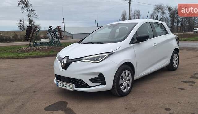 Белый Рено Зое, объемом двигателя 0 л и пробегом 54 тыс. км за 13900 $, фото 2 на Automoto.ua