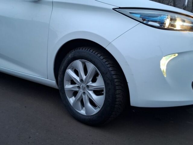 Білий Рено Зое, об'ємом двигуна 1 л та пробігом 61 тис. км за 6600 $, фото 2 на Automoto.ua