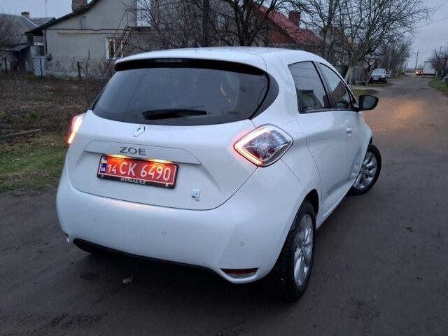 Білий Рено Зое, об'ємом двигуна 1 л та пробігом 61 тис. км за 6600 $, фото 1 на Automoto.ua