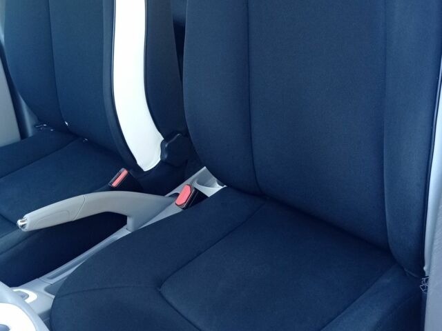 Белый Рено Зое, объемом двигателя 0 л и пробегом 76 тыс. км за 8300 $, фото 15 на Automoto.ua