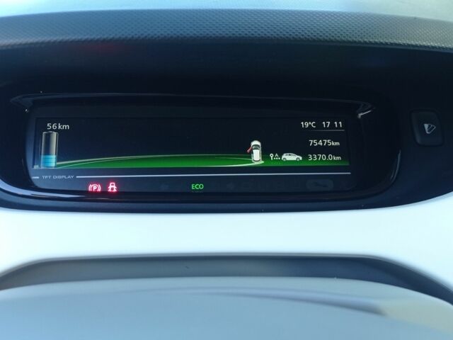 Белый Рено Зое, объемом двигателя 0 л и пробегом 76 тыс. км за 8300 $, фото 17 на Automoto.ua