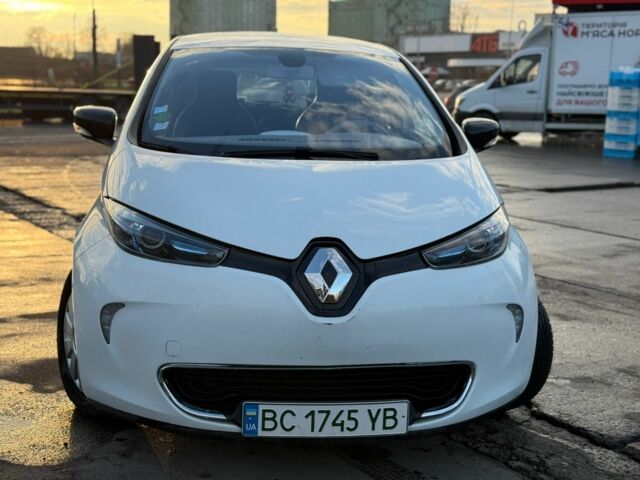 Белый Рено Зое, объемом двигателя 0 л и пробегом 80 тыс. км за 5543 $, фото 3 на Automoto.ua