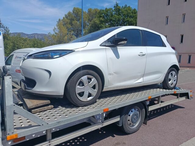 Білий Рено Зое, об'ємом двигуна 0 л та пробігом 80 тис. км за 7439 $, фото 14 на Automoto.ua