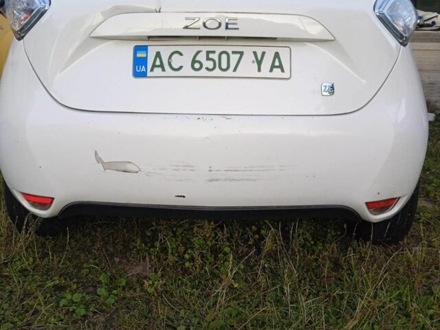 Белый Рено Зое, объемом двигателя 0 л и пробегом 80 тыс. км за 7979 $, фото 1 на Automoto.ua