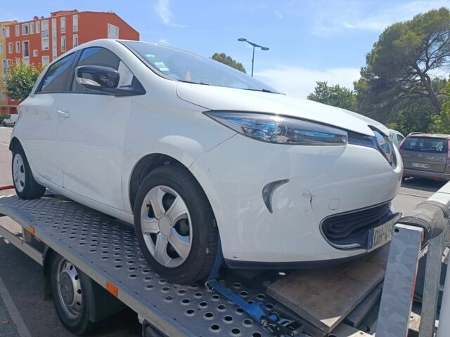 Білий Рено Зое, об'ємом двигуна 0 л та пробігом 80 тис. км за 7439 $, фото 13 на Automoto.ua