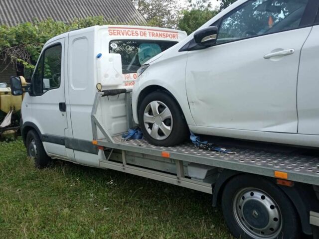 Белый Рено Зое, объемом двигателя 0 л и пробегом 80 тыс. км за 7979 $, фото 2 на Automoto.ua