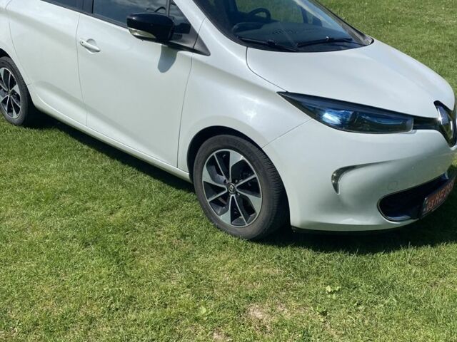 Белый Рено Зое, объемом двигателя 0 л и пробегом 89 тыс. км за 9200 $, фото 1 на Automoto.ua