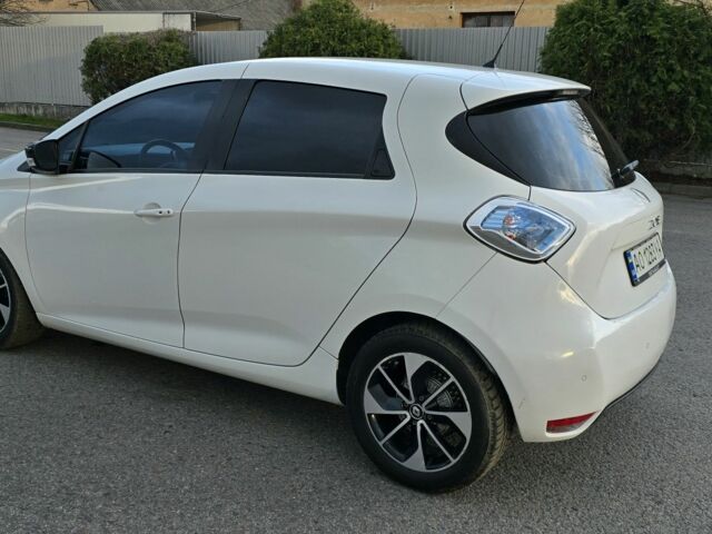 Белый Рено Зое, объемом двигателя 0 л и пробегом 92 тыс. км за 9200 $, фото 5 на Automoto.ua