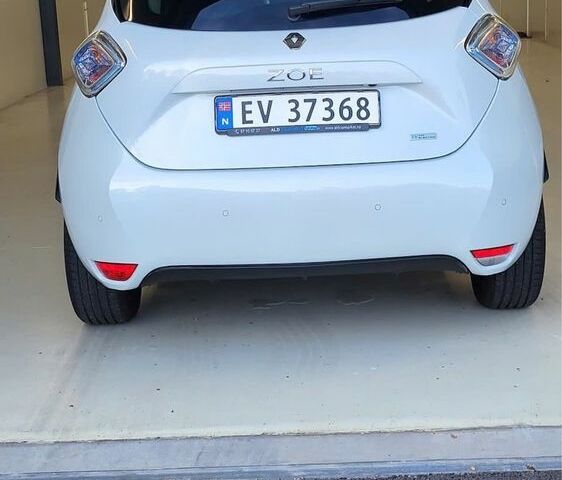 Белый Рено Зое, объемом двигателя 1 л и пробегом 110 тыс. км за 9500 $, фото 1 на Automoto.ua