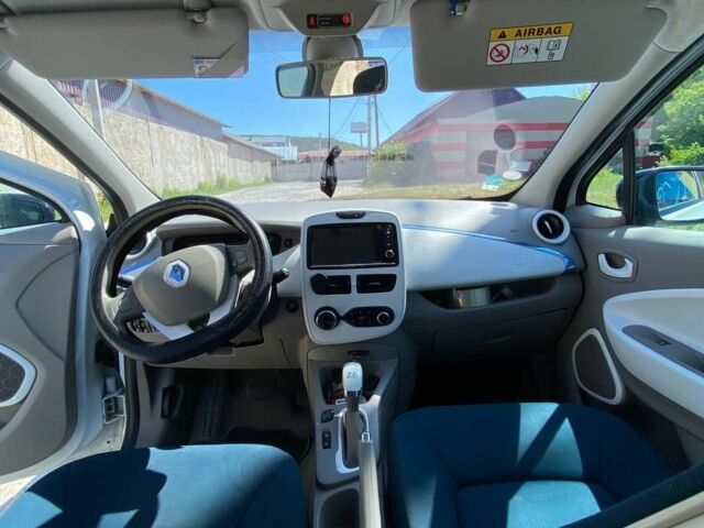 Белый Рено Зое, объемом двигателя 0 л и пробегом 119 тыс. км за 6700 $, фото 22 на Automoto.ua